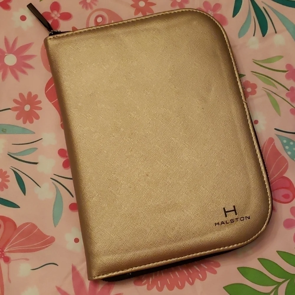 HALSTON jewelry case.